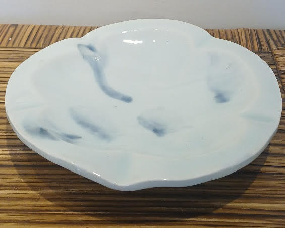 Blue and white footed bowl by Yoshikawa Masamichi